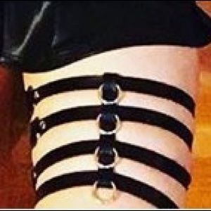 Hot topic garter